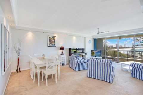Gemini Court Holiday Apartments - Broome Tourism 6