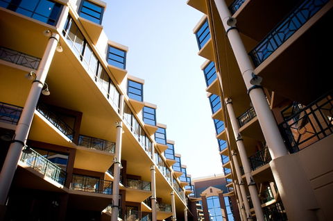 Amora Hotel Riverwalk Melbourne - Broome Tourism 1