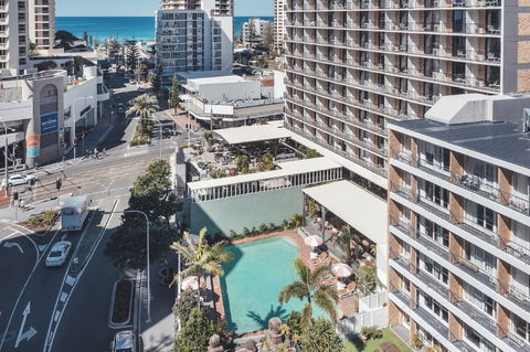 The Island Gold Coast - Broome Tourism 2