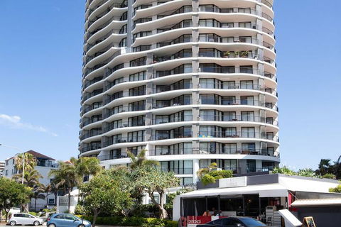 Mantra Coolangatta Beach - Broome Tourism 1
