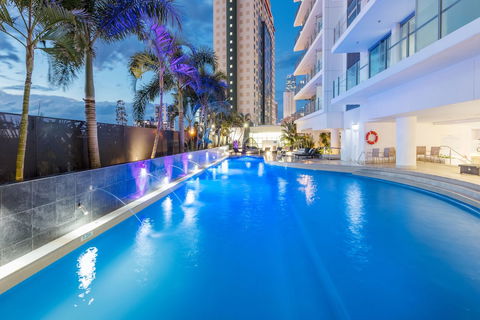 Wyndham Surfers Paradise - Broome Tourism 2
