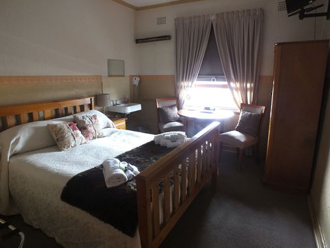Walcha Royal Accommodation - Broome Tourism 5