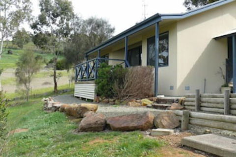 Riesling Country Cottages - Broome Tourism 4