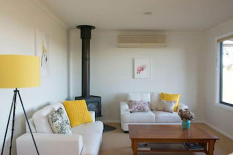 Riesling Country Cottages - Broome Tourism 7