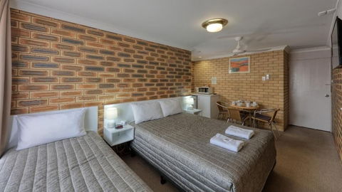 Gunsynd Motor Inn - Broome Tourism 5