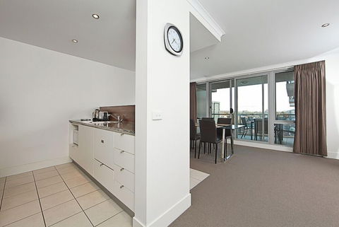 Accommodate Canberra - The Avenue - Broome Tourism 6