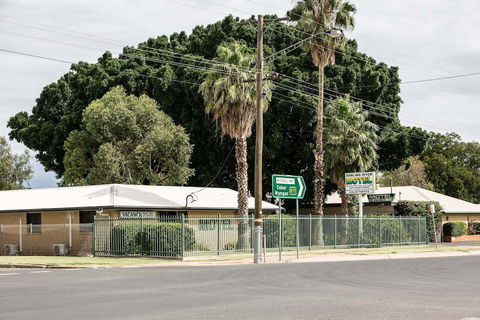 Darling River Motel - Broome Tourism 1