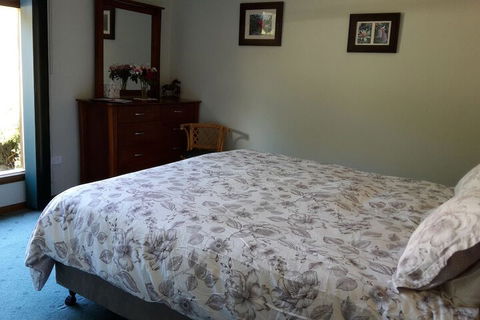 Eagles Roost Farmstay B & B - Broome Tourism 2