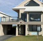 Boathouse Holiday House - Broome Tourism