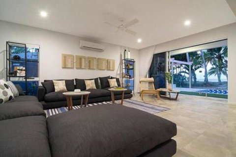Tenterfield On Oak - Broome Tourism 5