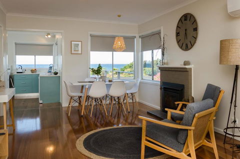 Penguin Beach House - Broome Tourism 4