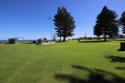 Perth Beachside Holiday House - Broome Tourism 5