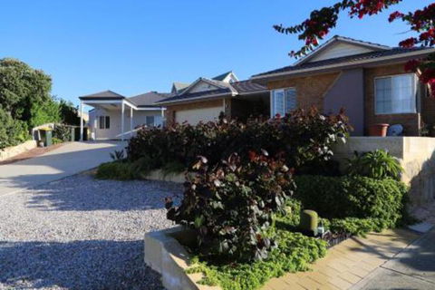 Perth Beachside Holiday House - Broome Tourism 6