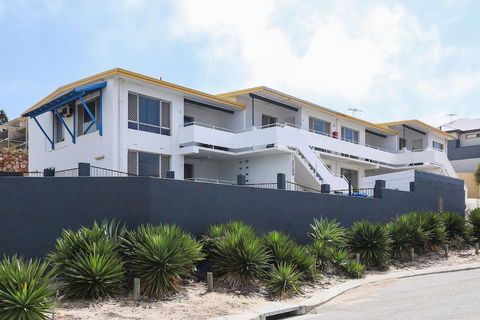 Scarborough Apartments - Broome Tourism 3
