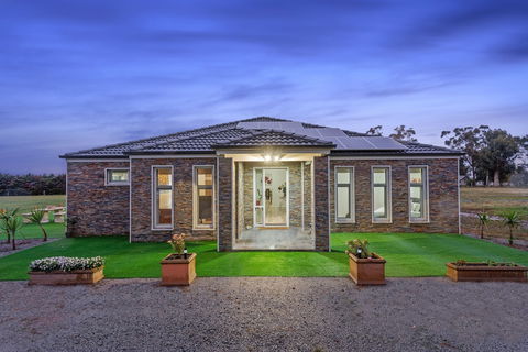 Bulla Hill Villas- Melbourne Airport - Broome Tourism 2
