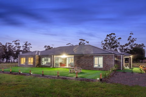 Bulla Hill Villas- Melbourne Airport - Broome Tourism 3