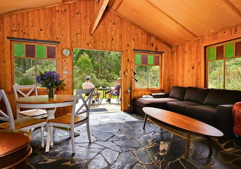 Saintys Creek Cottage - Broome Tourism 5