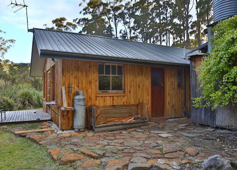 Saintys Creek Cottage - Broome Tourism 1