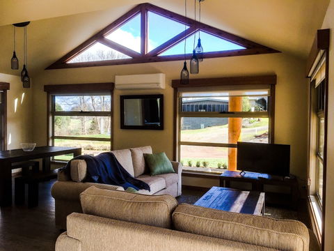 Daysend Cottages - Broome Tourism 4