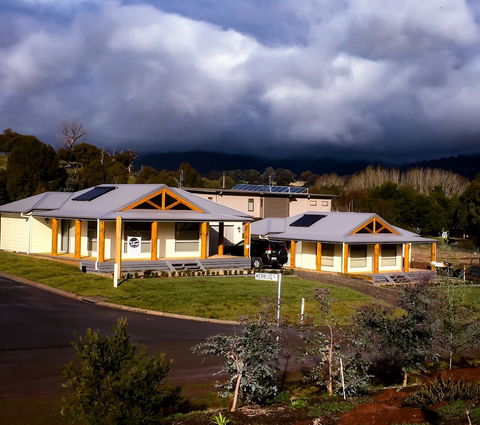Daysend Cottages - Broome Tourism 3