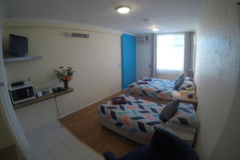 Turn-in Motel - Broome Tourism 4
