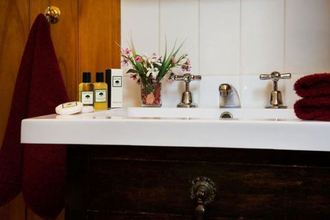 Maldons Eaglehawk Motel - Broome Tourism 3
