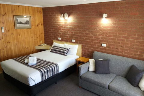 Country Mile Motor Inn - Broome Tourism 7