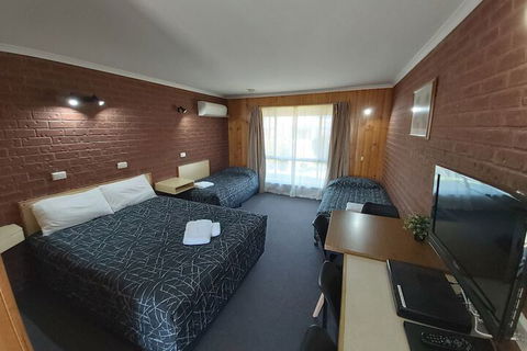 Country Mile Motor Inn - Broome Tourism 6