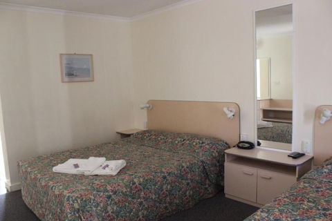 Mid Coast Motor Inn - Broome Tourism 3