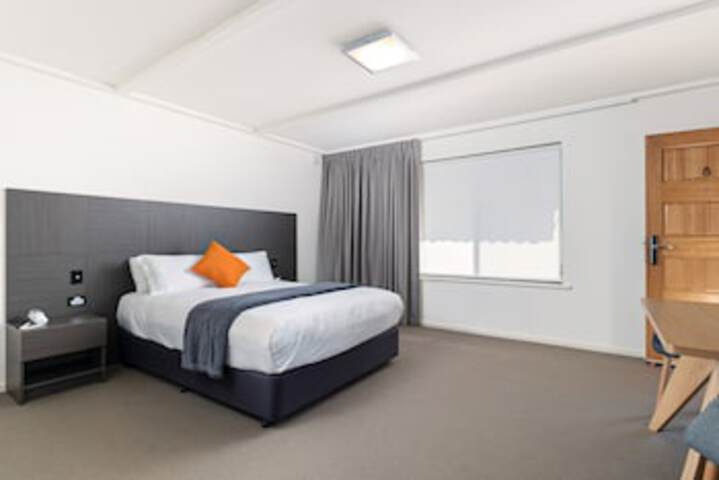  Broome Tourism