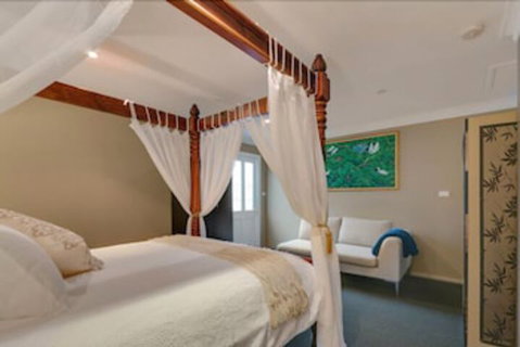 Mountainside B&B - Broome Tourism 4