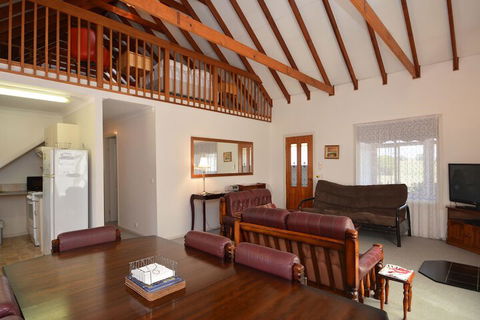 Madigan Wine Country Cottages - Broome Tourism 3