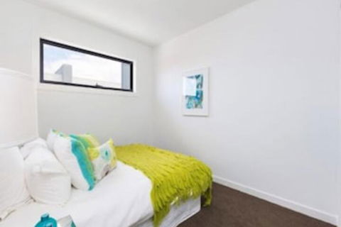 Modern Inner West Stay - Broome Tourism 3