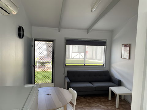 Robe Nampara Cottages - Broome Tourism 0