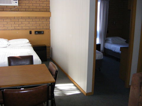 Eaglehawk Motel - Broome Tourism 3