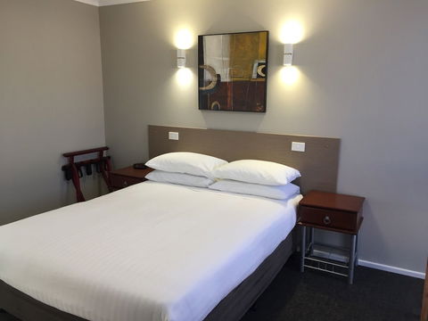 Eaglehawk Motel - Broome Tourism 4