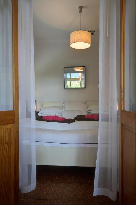 Feathertop Winery - Broome Tourism 3