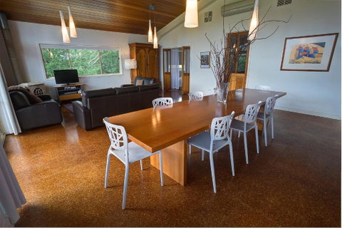Feathertop Winery - Broome Tourism 6