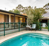 Courtsidecottage Bed  Breakfast - Broome Tourism
