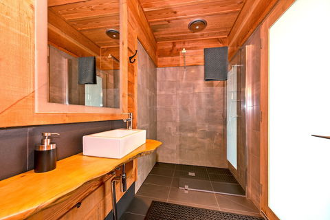 Bruny Island Lodge - Broome Tourism 4