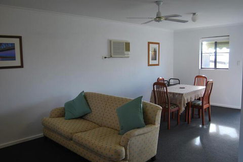 Maple Tree Cottage - Broome Tourism 6