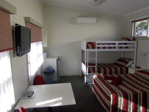 Highlander Haven Motel - Broome Tourism 6