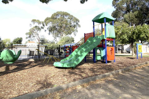 Nagambie Caravan Park & Motel - Broome Tourism 2