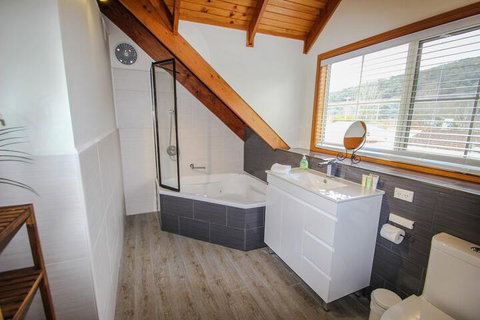 Halinka Lodge - Broome Tourism 1
