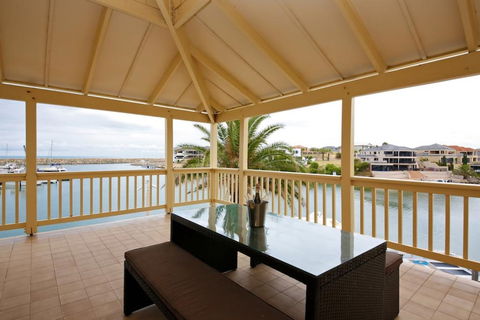 The Marina Hotel - Mindarie - Broome Tourism 1
