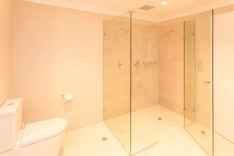 The Marina Hotel - Mindarie - Broome Tourism 6