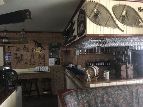 Snowy Mountains Coach And Motor Inn - Broome Tourism 1