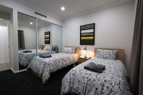 Marina Views At Mindarie Marina - Broome Tourism 1