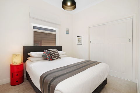 Newcastle Executive Homes - Cooks Hill Cottage - Broome Tourism 3