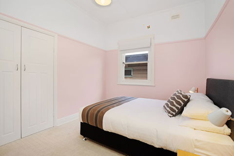 Newcastle Executive Homes - Cooks Hill Cottage - Broome Tourism 2